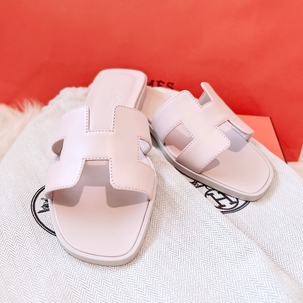BNIB Hermès Oran Sandals in Rose Petale 🌸